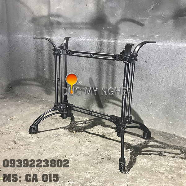 Bàn ăn cafe cổ điển gang đúc CA 015